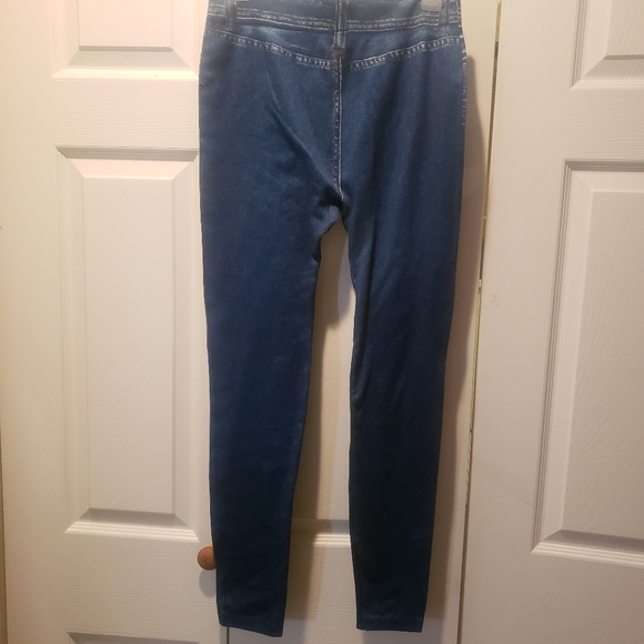 3/$10 Girls blue denim print jeggings - Picture 2 of 5